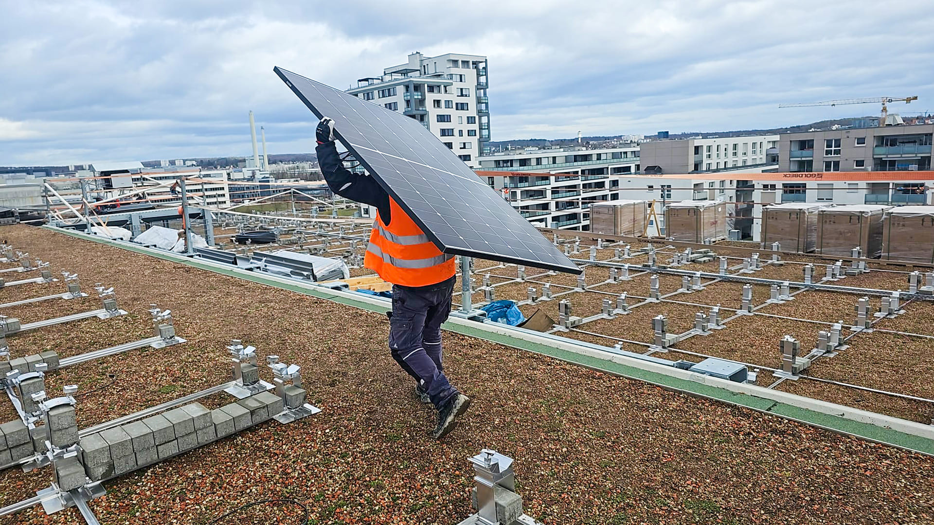ENPLA setzt auf grüne Energie am Flugfeldklinikum 