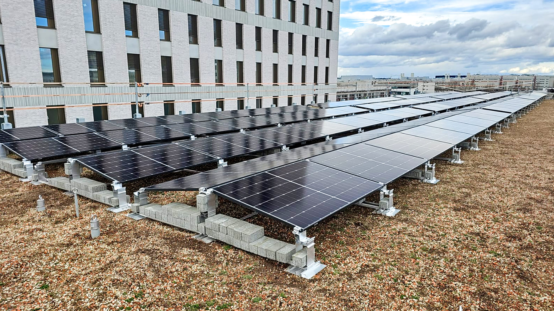 ENPLA-Flugfeldklinikum-Boeblingen-Photovoltaikanlage