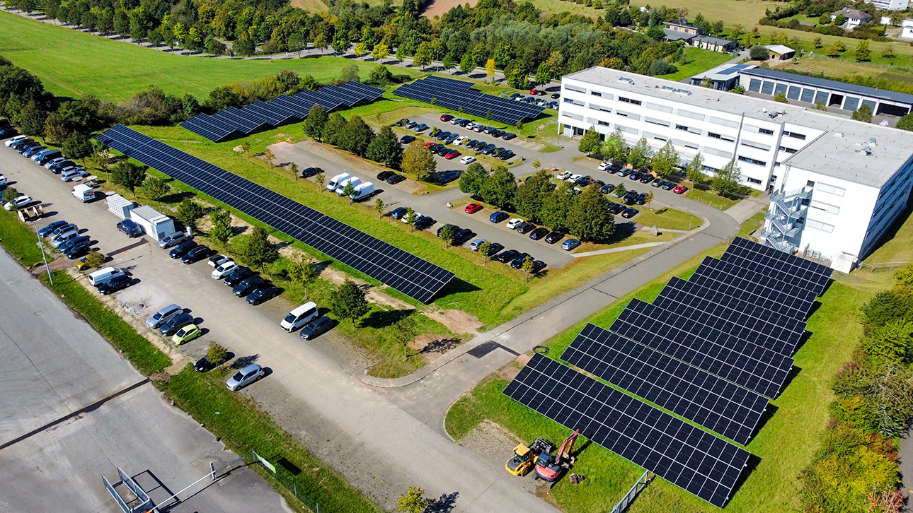 Freiflächen-Photovoltaikanlage mit 1,4 MWp Leistung bei Wasgau Pirmasens